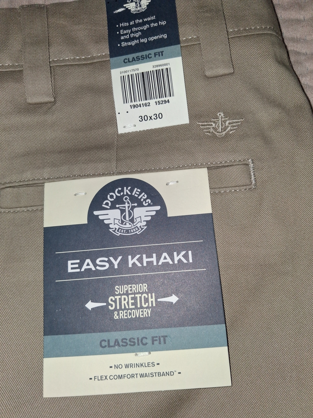 Dockers Men’s Classic Fit Easy Khaki Pants in Khaki